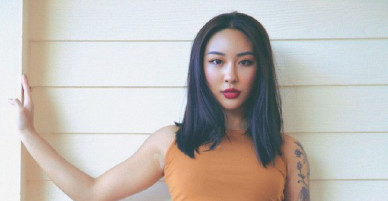 Từng trầm cảm đến mức muốn tự sát năm 9 tuổi, 15 năm sau, cô gái này trở thành hot girl triệu người theo dõi