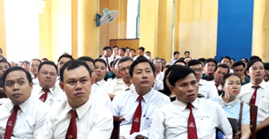 Tòa tạm đình chỉ vụ Vinasun kiện Grab