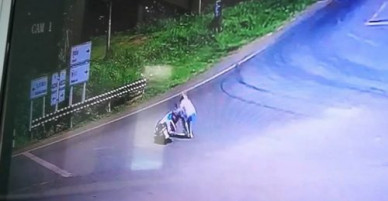Nữ du khách bị sàm sỡ đến ngã xe tại Thái Lan