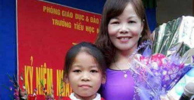 Bài thơ về cô giáo quỳ gối xin lỗi phụ huynh gây ‘bão’ mạng