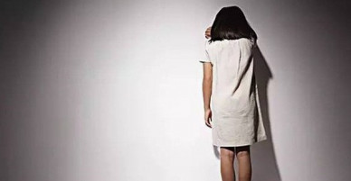 Bé gái 11 tuổi bị hàng xóm cưỡng hiếp suốt 6 tháng, cha mẹ không hay biết