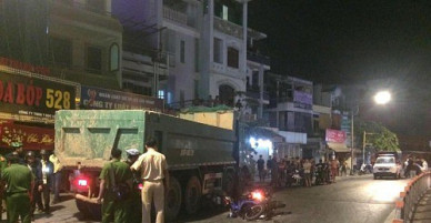 Khởi tố tài xế xe ben tông hàng loạt xe máy ở Sài Gòn