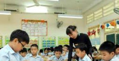 Nghi vấn nam sinh lớp 8 bóp cổ cô giáo ngay tại lớp học vì bênh bạn gái