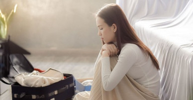 Thấy vật ấy trong ví chồng tôi như chết lặng hóa ra đó là bí mật mà anh đã giấu tôi
