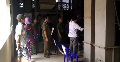 Đứt cáp thang máy tự chế, nữ công nhân chết thảm
