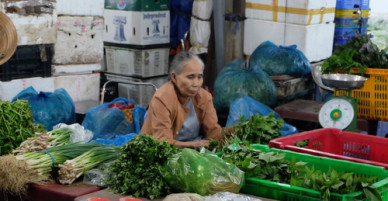 Ngôi chợ Sài Gòn tồn tại hơn nửa thế kỷ, bán cả ngày lẫn đêm