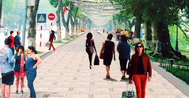 Vỉa hè Hồ Gươm được đề xuất lát đá hoa cương vì đẹp và bền