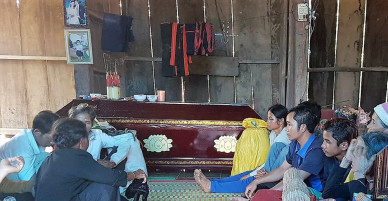 Nghi ngộ độc rượu, một làng có 3 người chết, hơn 20 người nhập viện