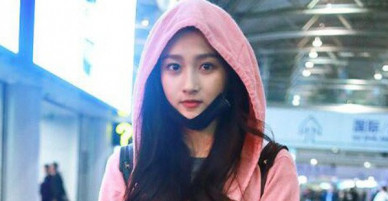 Sau sự cố trở thành thảm hoạ thảm đỏ, bạn gái Luhan lại xuất hiện xinh đẹp như nữ thần tại sân bay