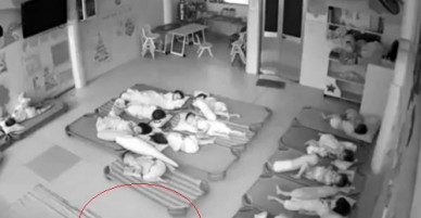 Hai cô giáo mầm non ở Vũng Tàu bị sa thải vì đạp bé trai