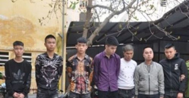 Hành hung con nợ, nhét vào cốp ô tô để đòi 5 triệu đồng