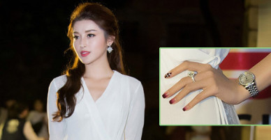Huyền My mặc giản dị nhưng đeo đồng hồ 400 triệu đồng