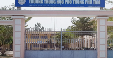 Hiệu trưởng xin lỗi vì nói học sinh là quân phản bội