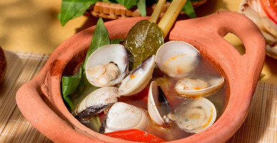 Đưa cơm cực kỳ với món canh ngao nấu chua theo cách này