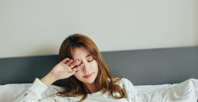 Lúc nào cũng buồn ngủ dù đã ngủ đủ 8 tiếng mỗi ngày có thể là dấu hiệu của bệnh gì?