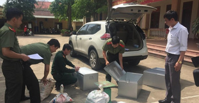 Cảnh sát bắt 9 người chuyên thu mua thuốc nổ từ bom đạn chiến tranh