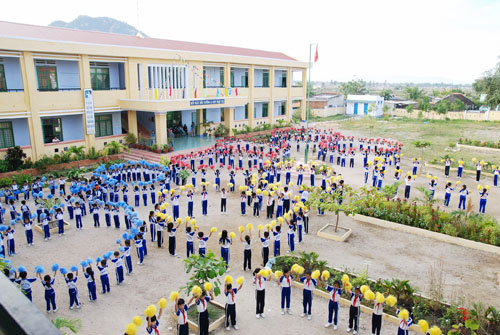 nước giặt giẻ lau bảng, trường tiểu học An Đồng, cô giáo bất nhân, Tin8, bạo lực học đường