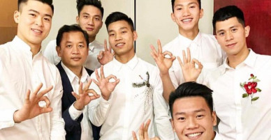 Hoá ra cha đẻ của điệu chào Zero9 đang gây sốt lại là các cầu thủ U23 Việt Nam