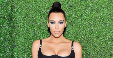 Kim Kardashian đẹp nhất tuần với đầm khoét ngực