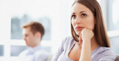 Sau cưới, chồng không chịu “động phòng” vợ gọi ngay cảnh sát