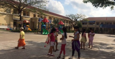 Vụ cô giáo bị ép quỳ: Hiệu trưởng chuyển xuống làm giáo viên
