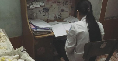Tâm sự xót xa của người chị khi thấy em gái phải chịu áp lực học hành từ gia đình và nhà trường