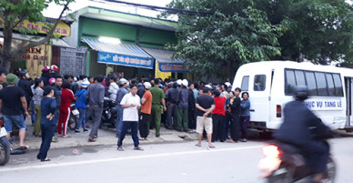 Đôi vợ chồng cùng chết do siết cổ, để lại thư tuyệt mệnh