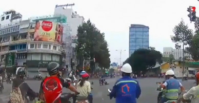 Camera ghi cảnh cô gái bị cướp kéo lê ở Sài Gòn