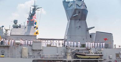 Ba tàu Hải quân Hoàng gia Australia cùng đến TP HCM