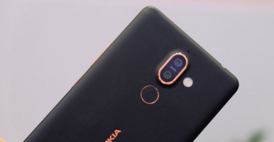 Nokia 7 Plus giá 9 triệu đồng tại Việt Nam