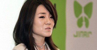 Hậu bê bối hất nước vào mặt nhân viên khiến người dân Hàn Quốc phẫn nộ, con gái chủ tịch Korean Air từ chức