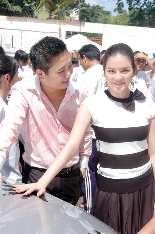 lý nhã kỳ, dằn mặt, bóc phốt, giải trí, người nổi tiếng, dại sứ du lịch, rửa tiền, bỏ tù, tin8