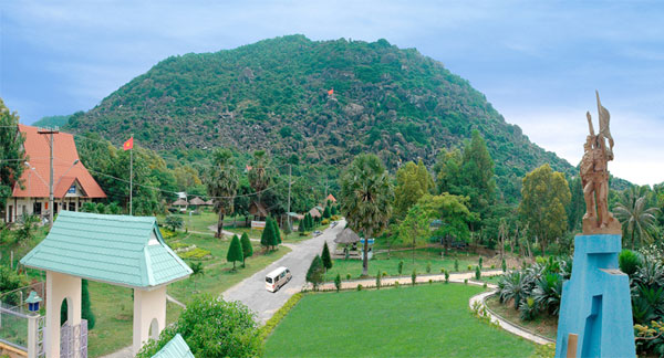 An Giang, Châu Đốc, Long Xuyên, tin8, huyền bí, núi Sam, chùa bà, bánh bò, thốt nốt, du lịch, núi Cô Tô, Trà Sư, rừng tràm, chợ nổi, Búng Bình Thiên, đồi Tức Dụp, Tung Lò Mò,