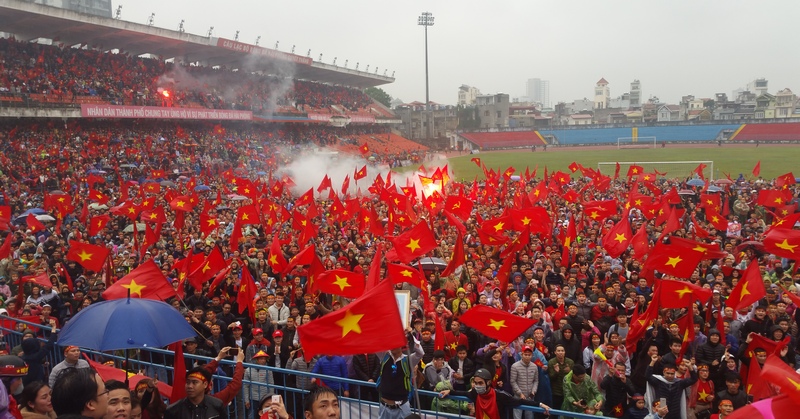 CĐV Hải Phòng, cổ vũ, bóng đá, Việt Nam, Syria, chiến thắng, Hải Phòng, đỏ rực, Hàn Quốc