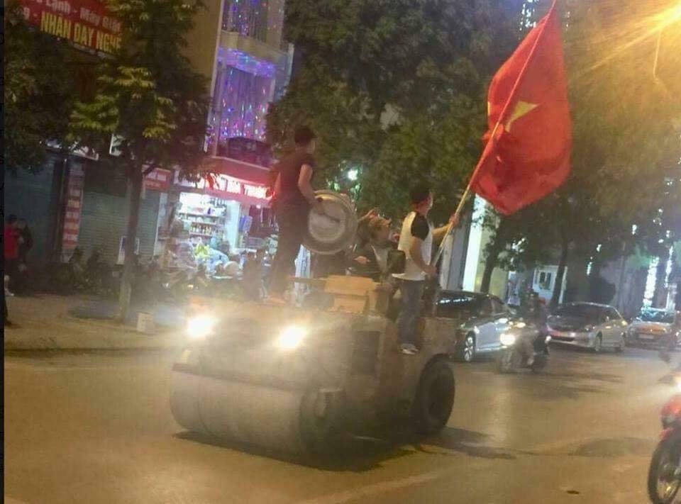 CĐV Việt Nam, tin8, chiến thắng, cổ vũ, bá đạo, ăn mừng