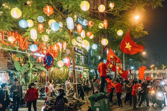 CĐV Việt Nam, tin8, chiến thắng, cổ vũ, bá đạo, ăn mừng