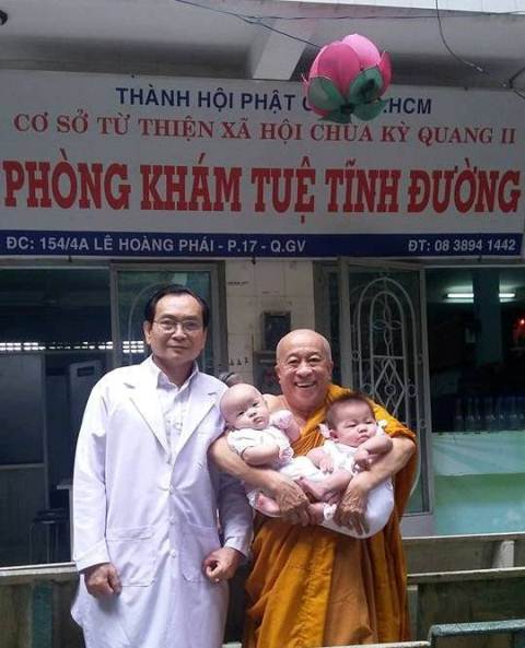 khám bệnh, nổi tiếng, Sài Gòn, người nghèo, tin8, giúp đỡ, bệnh nhân