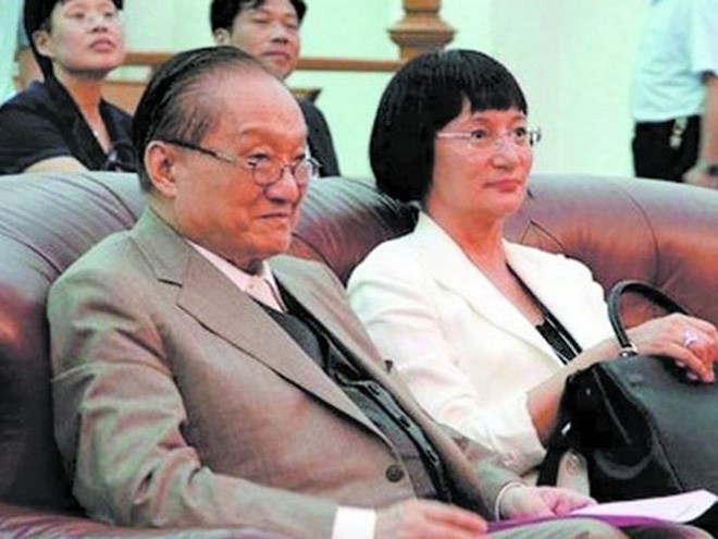 nhà văn, Kim Dung, mất,94 tuổi, 3 lần đò, tự tử, ỷ thiên đồ long ký, thần điêu đại hiệp, lưu diệc phi, tin8