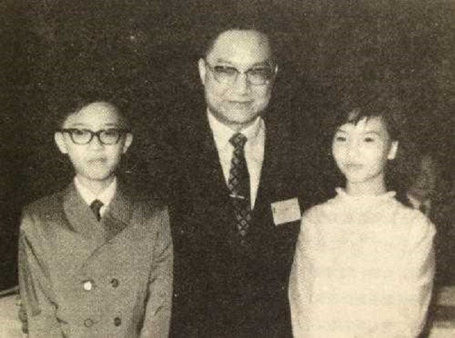 nhà văn, Kim Dung, mất,94 tuổi, 3 lần đò, tự tử, ỷ thiên đồ long ký, thần điêu đại hiệp, lưu diệc phi, tin8