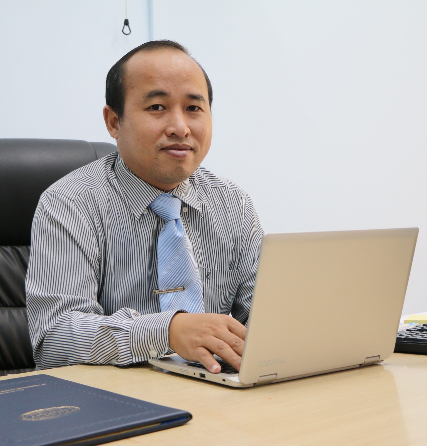 Hiệu trưởng, trường Đại học, HUFLIT, trường Đại học Ngoại ngữ và Tin học, miễn nhiệm, Trần Quang Nam, tin8