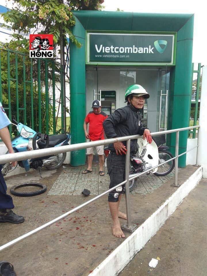 kẻ gian, xát ớt, ATM, cướp tiền, trắng trợn, tin8