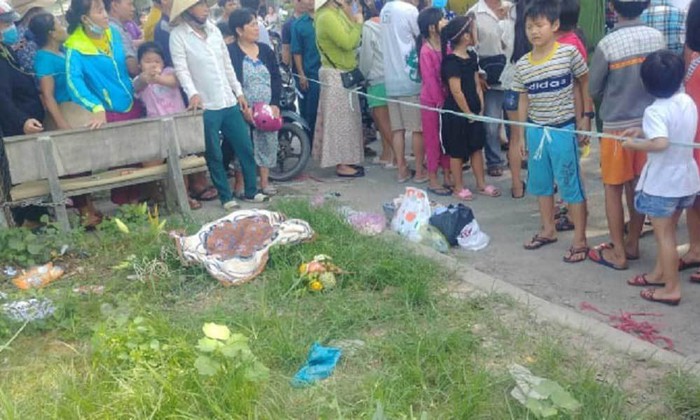 trẻ sơ sinh, sát hại, giấy vệ sinh,tin8