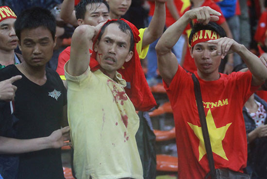 AFF Cup 2018, vết nhơ, kinh hoàng, tin8, tấn công, bị đánh, CĐV Việt Nam, CĐV Malaysia, Ultras Malaysia