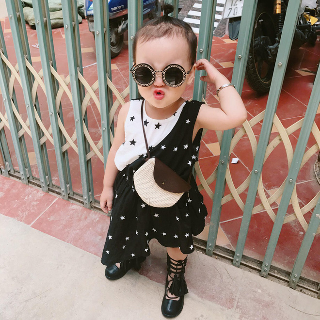 bé gái, cô bé, đáng yêu, gây bão, tin8, mạng xã hội, hot