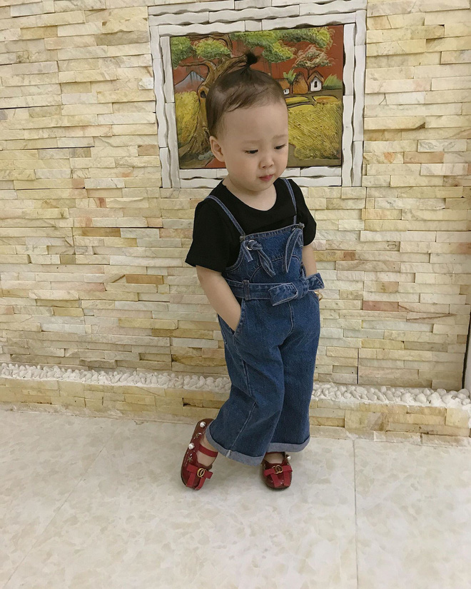 bé gái, cô bé, đáng yêu, gây bão, tin8, mạng xã hội, hot