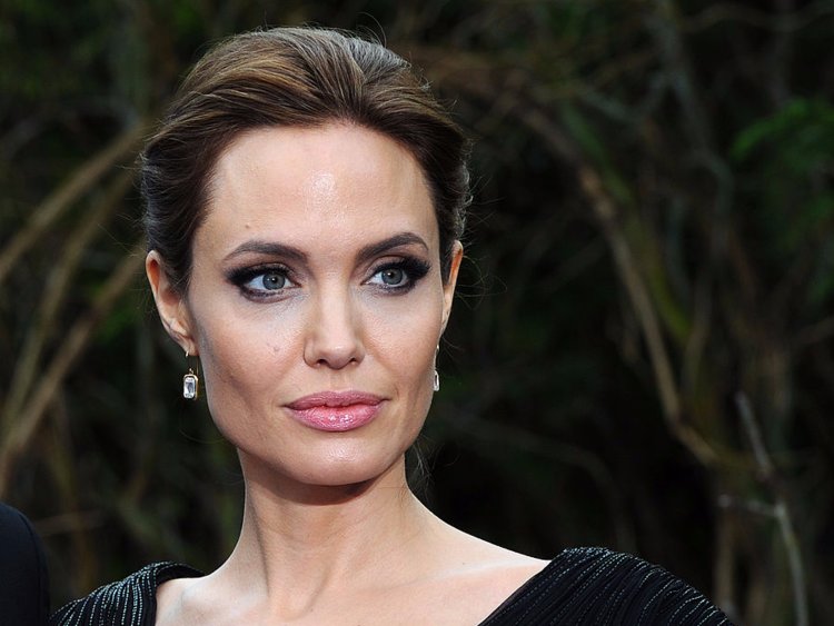 Brad Pitt, Angelina Jolie, hậu ly hôn, quyền nuôi con, David Beckham, cướp chồng, tin đồn, tin8