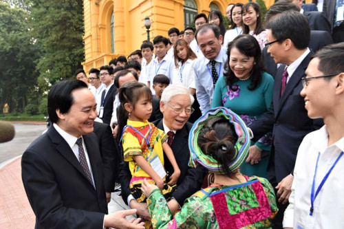 cậu bé 4 tuổi, buộc dây thừng, cửa sổ, hành hạ trẻ em, bạo hành trẻ em, mầm non, cô giáo,hung thủ, Nam Định, tin8