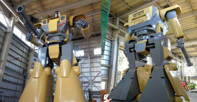 Theo đuổi ước mơ, chàng trai chế tạo thành công Robot khổng lồ